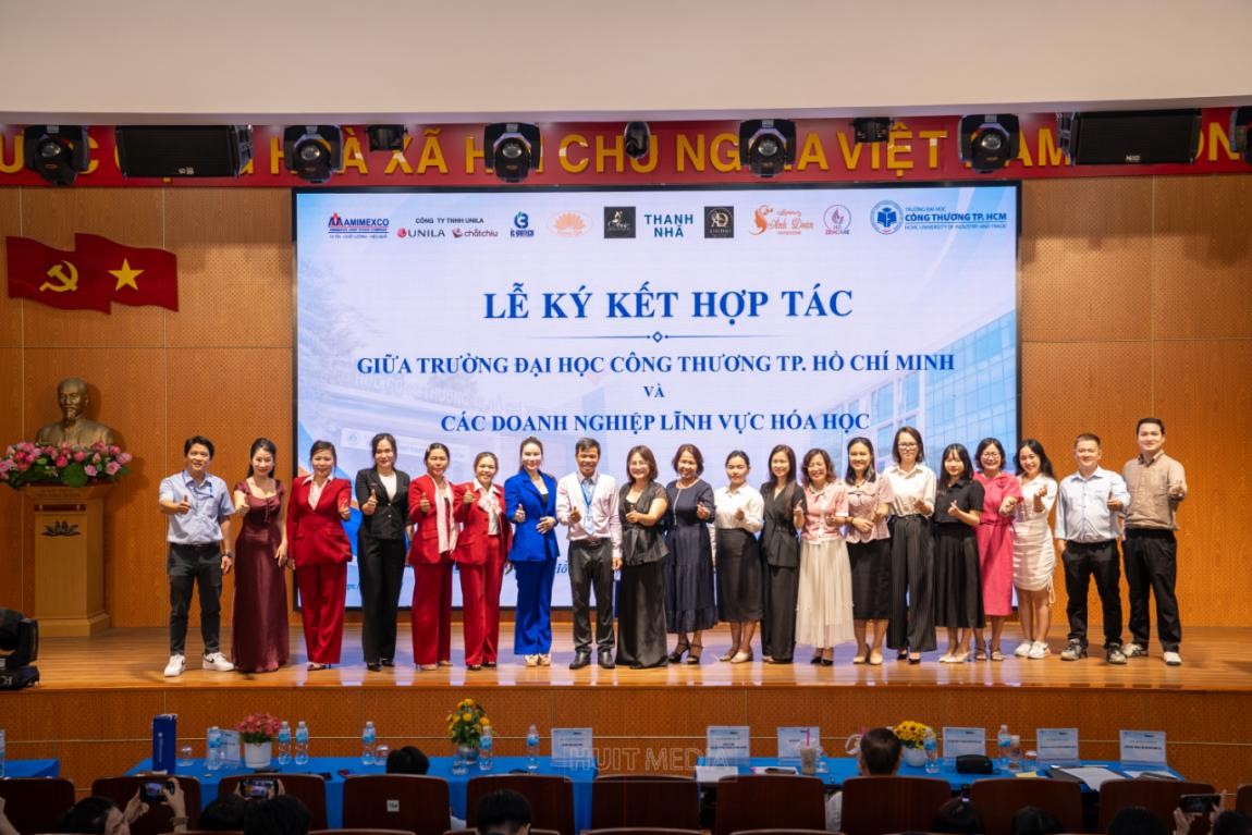 KHOA CÔNG NGHỆ HÓA HỌC (HUIT) ĐẨY MẠNH KẾT NỐI DOANH NGHIỆP VÀ TƯ DUY SÁNG TẠO CHO SINH VIÊN