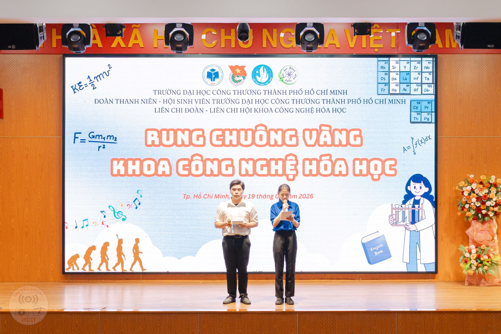 RUNG CHUÔNG VÀNG