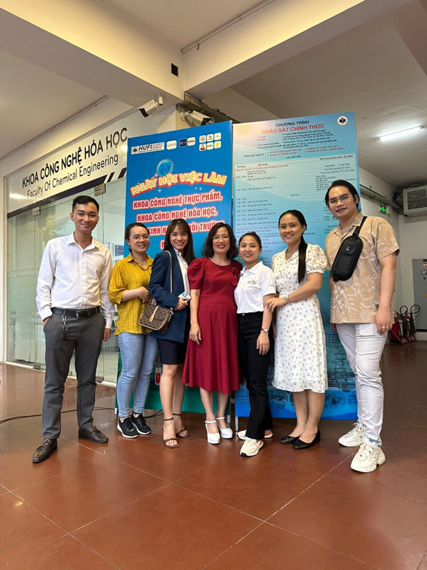 Khoa Công nghệ Hóa học  đón tiếp các doanh nghiệp tham gia phỏng vấn của đoàn đánh giá chất lượng chương trình Thạc sĩ ngành Kỹ thuật Hóa học